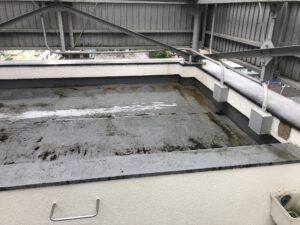 立川市のテナントビル雨漏り修理施工前